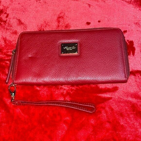 Kenneth Cole Handbags - Kenneth Cole wallet   